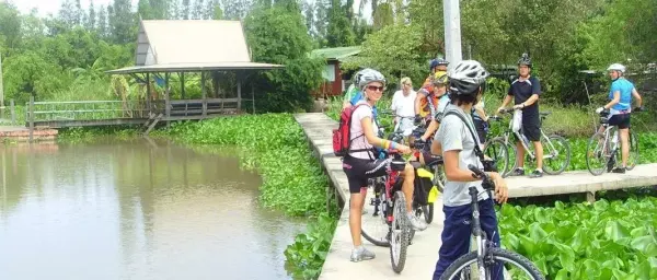 1-Day Koh Kret Island Tour with Cycling and Pottery Workshop