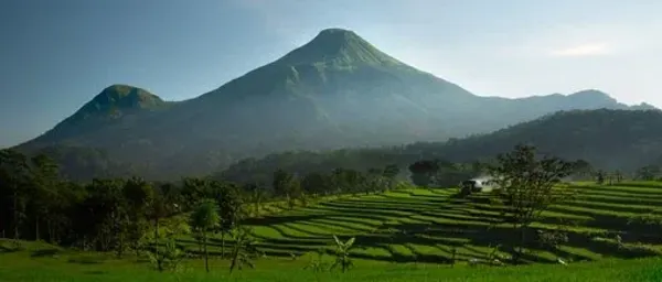 4-Day Village Tour from Labuan Bajo to Kelimutu and Maumere