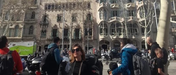 4-Hour Barcelona Modernism Tour with Gaudí and Park Güell