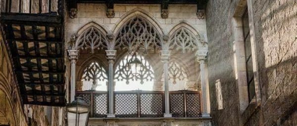 2-Hour Barcelona Walking Tour with Gothic Quarter Highlights