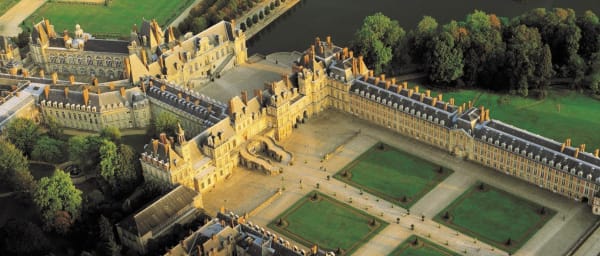 10-Hour Palace Tour from Paris to Fontainebleau and Vaux-le-Vicomte