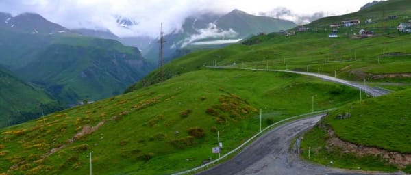 8-Hour Tbilisi and Mount Kazbek Tour with Gudauri and Ananuri