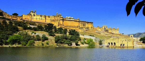 12-Day Rajasthan Tour from Delhi with Camel Safari and Lake Pichola