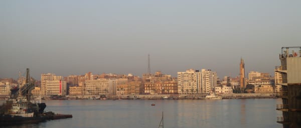 1-Day Suez Canal Tour from Cairo with Ismailia Seafood Lunch