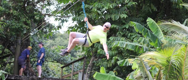 4-Hour Zip Line and Snorkelling Tour in Roatán with Animal Sanctuary