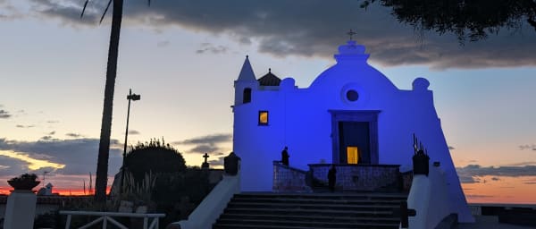 3-Hour Scenic Ischia Tour with Sant'Angelo and Lacco Ameno