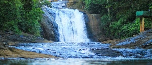 10-Hour Makeli Ella Falls and Pahiyangala Cave Tour from Colombo