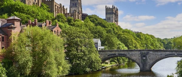 1-Day Durham History Tour with Cathedral and Private Yards