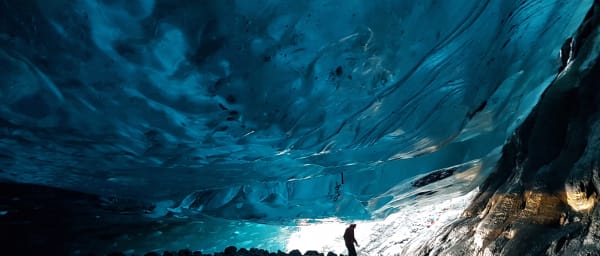 5-Hour Blue Ice Cave Hike in Vatnajökull with Fewer Crowds