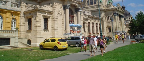 Full-Day Budapest Sightseeing Tour with Ruin Bars and Citadel Views