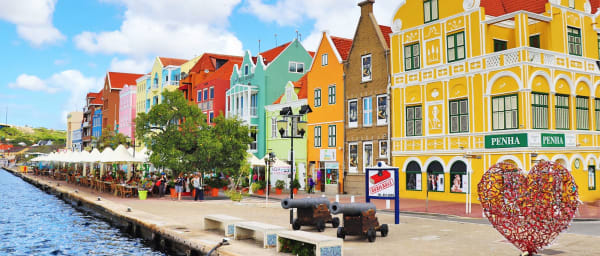 2-Hour Willemstad City Tour with Blue Curaçao Tasting