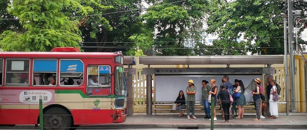4-Hour Bangkok Bus Tour through Talad Noi and Little India