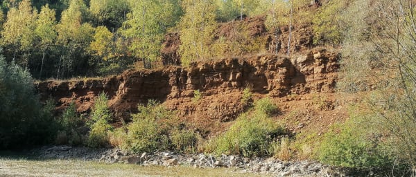 4-Hour Terres Rouges Hike in Luxembourg's Historic Red Rock Lands