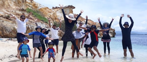 1-Day Komodo National Park Boat Tour with Dragons and Snorkelling