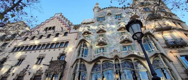 4-Hour Gaudí Architecture Tour in Barcelona with Sagrada Família