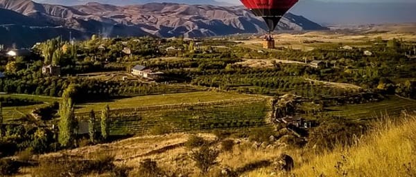 6-Hour Garni Skyball Tour with Lavash Baking and Champagne