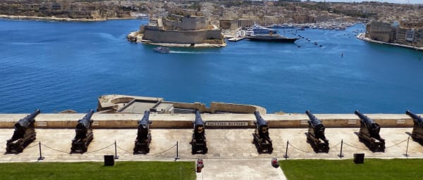 8-Hour Valletta Heritage Tour with Hagar Qim, Mdina and Blue Grotto