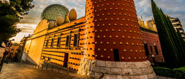 10-Hour Girona and Figueres Tour with Dalí Theatre-Museum