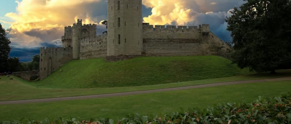 1-Day Warwick Castle Tour with Battlements and Dungeons