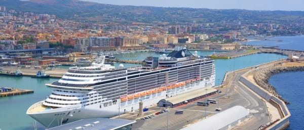 10-Hour Private Rome Day Trip from Civitavecchia with Colosseum Access