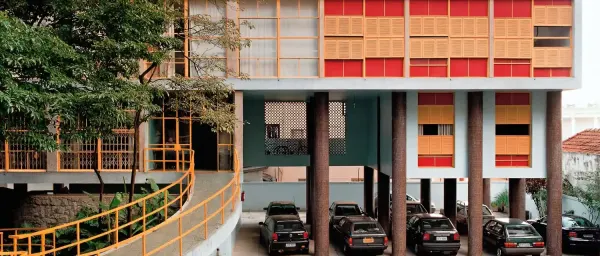 4-Hour Modernist Architecture Tour in São Paulo with Higienópolis