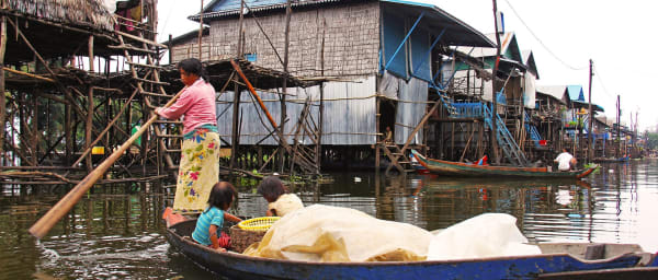 8-Hour Floating Village Boat Trip in Chong Kneash with Roluos Temples
