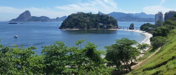 4-Hour Guanabara Bay Schooner Ride in Rio with Niterói Views
