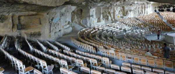 5-Hour Manshiyat Naser Tour with Cave Church and City of the Dead