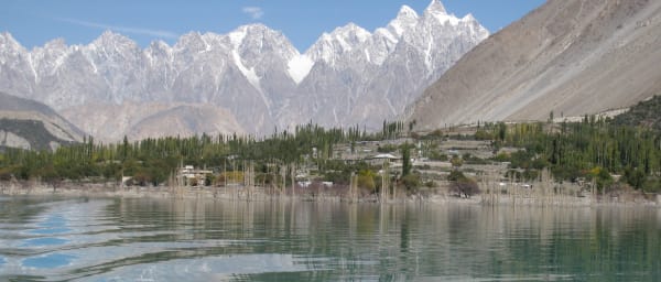 8-Day Pakistan Mountain Tour with Hunza and Khunjerab Border