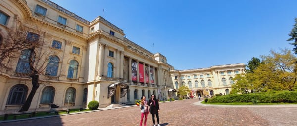 4-Hour Bucharest Walking Tour through Old Town and Victory Avenue