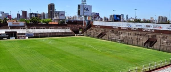 4-Hour Buenos Aires Soccer Match Tour with Platense Fans