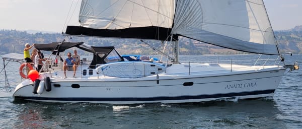 4-Hour Okanagan Lake Sailing Adventure from Naramata with Paddleboards