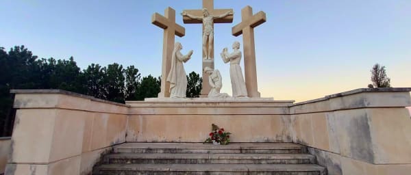 3-Hour Fátima Pilgrimage Tour with Scenic Train and Sacred Path