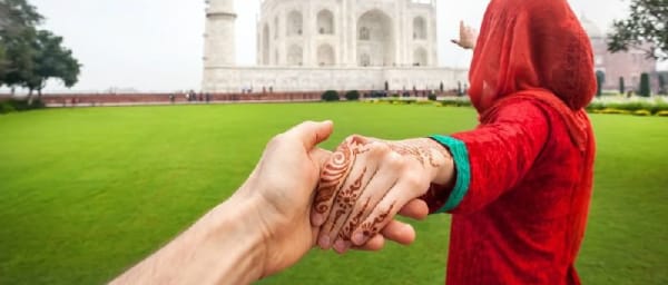 1-Day Taj Mahal and Agra Fort Tour from Delhi with Mehtab Bagh