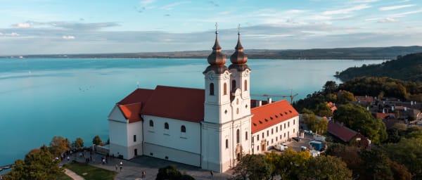 8-Hour Herend and Lake Balaton Tour with Tihany and Balatonfüred
