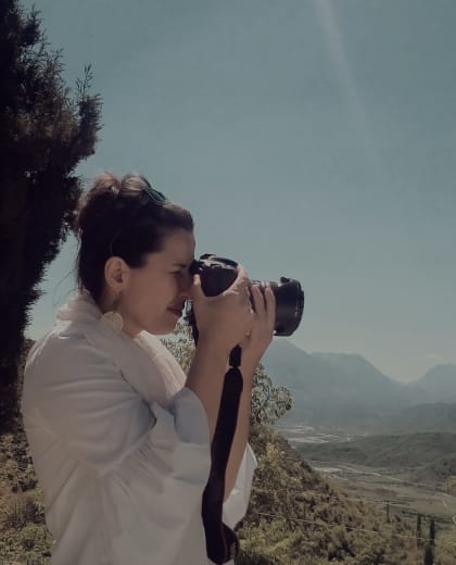 Manjola Tours