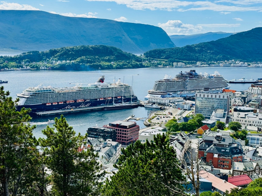 Alesund cruise port panorama