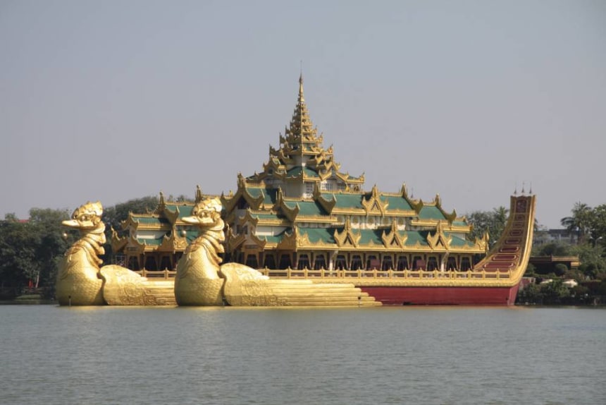 Royal Boat, Kandawgyi Lake