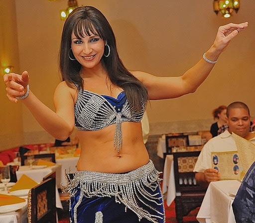 Belly Dancer in Restaurant Marrakesh