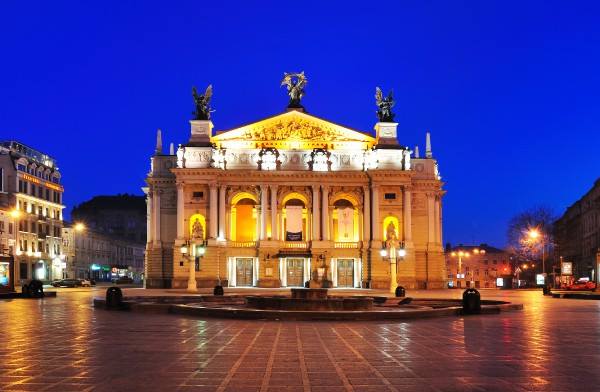 Opera at night time