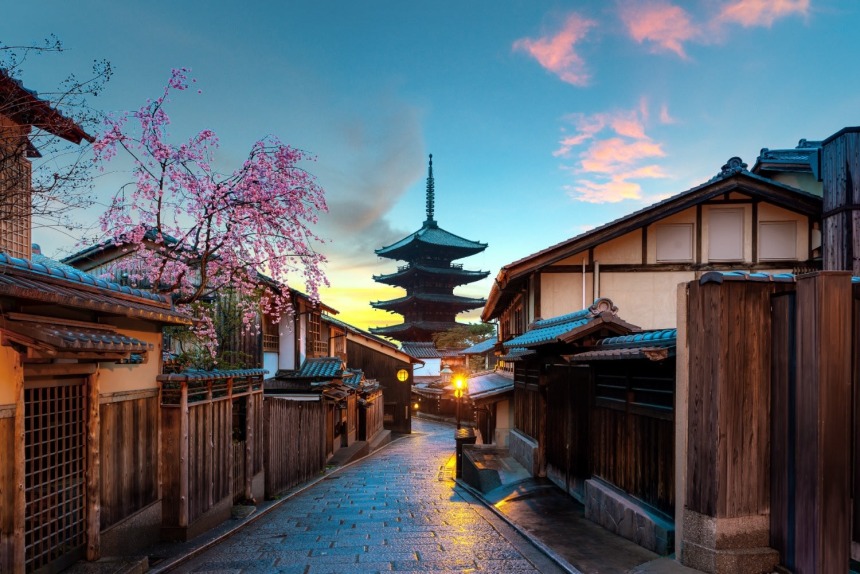 Yasaka Pagoda and Sannen Zaka