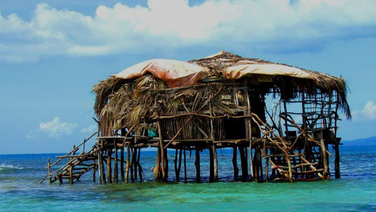Floyd's Pelican Bar