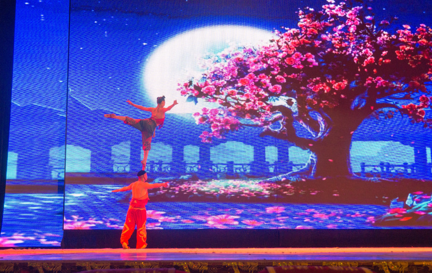 Acrobatics at Chaoyeng Theatre