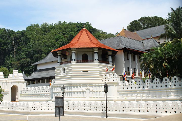 The Temple of the Sacred Tooth Relic 