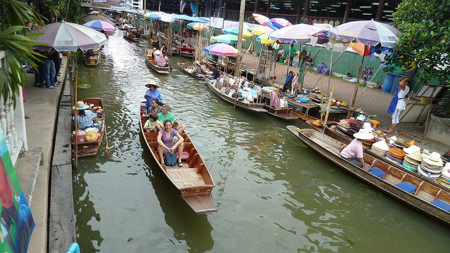 Damnoen Saduak Flating Market