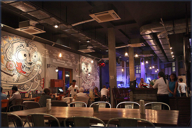 Bar Restaurant in Phnom Penh