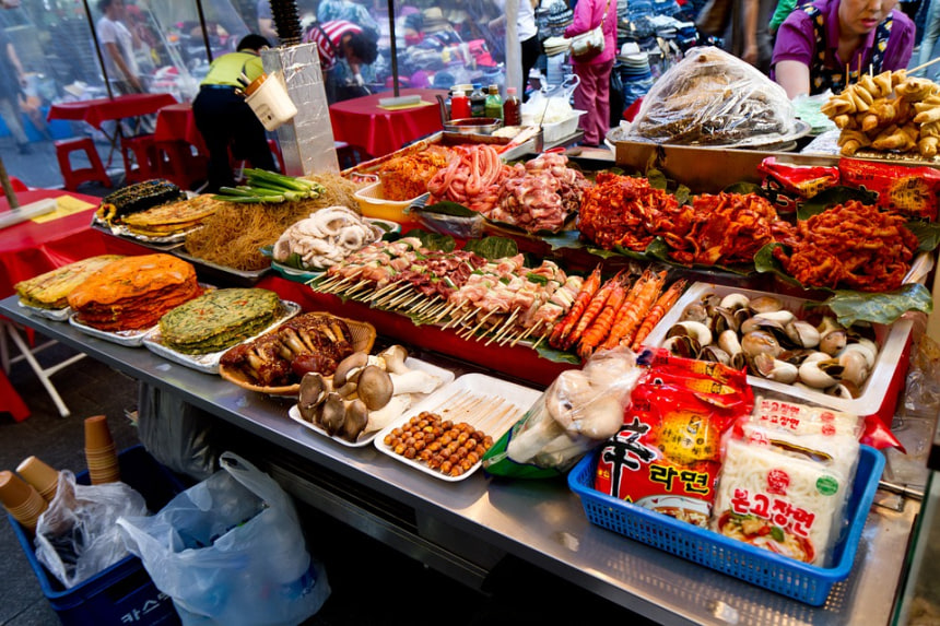 Seoul street food market