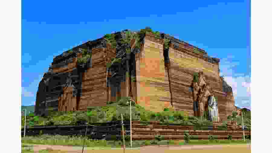 Explore Mingun Pahtodawgyi