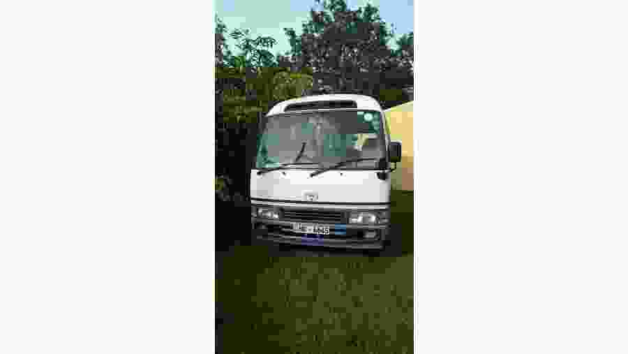 TOYOTA COACH 