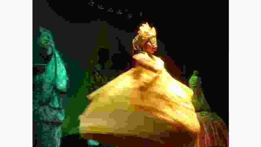 Watch the African Godess Oxum